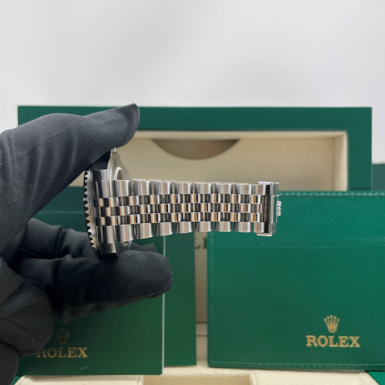 Pre-owned Rolex GMT-Master II 40mm Men's Watch - ref 126710BLRO Black Dial Pepsi (2023)