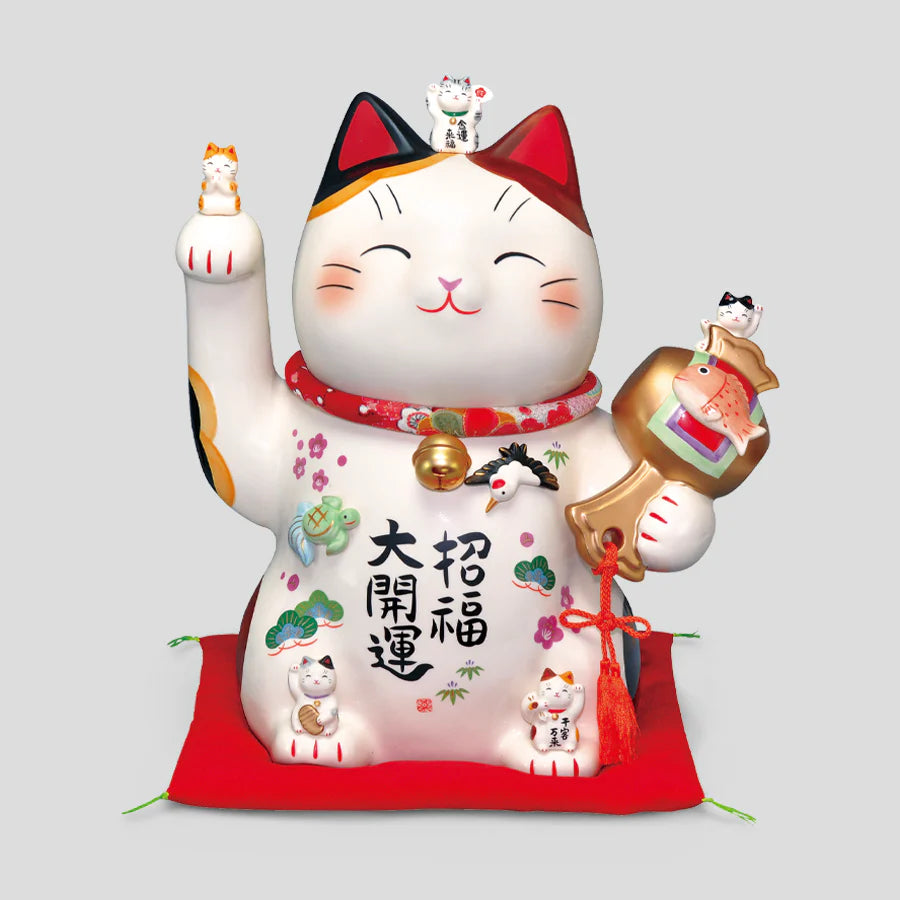 Yakushigama Maneki-Neko Beckoning Cat