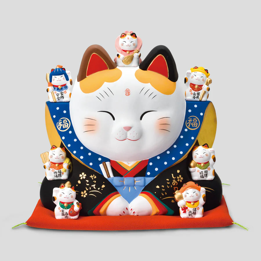 Yakushigama Maneki-Neko Beckoning Cat