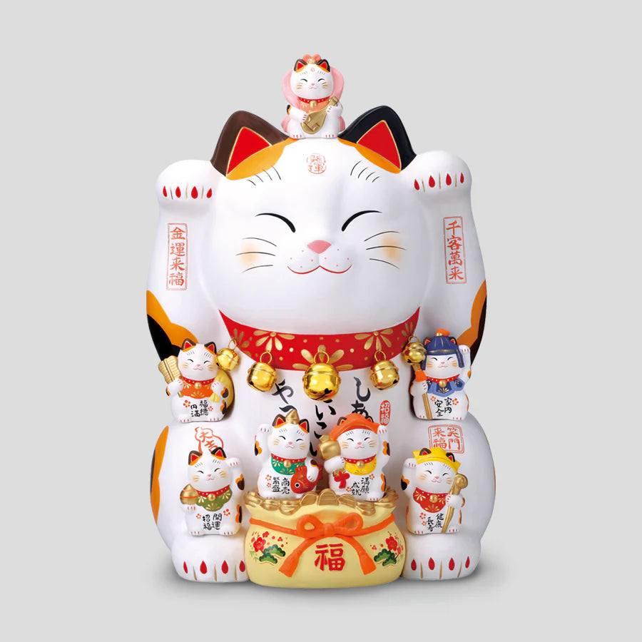 Yakushigama Maneki-Neko Beckoning Cat