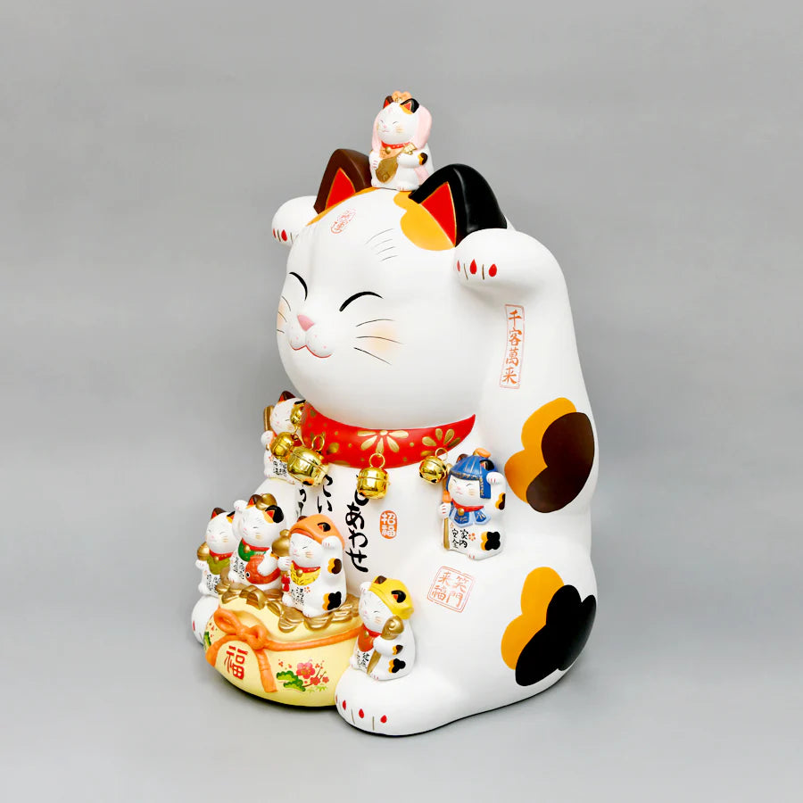 Yakushigama Maneki-Neko Beckoning Cat