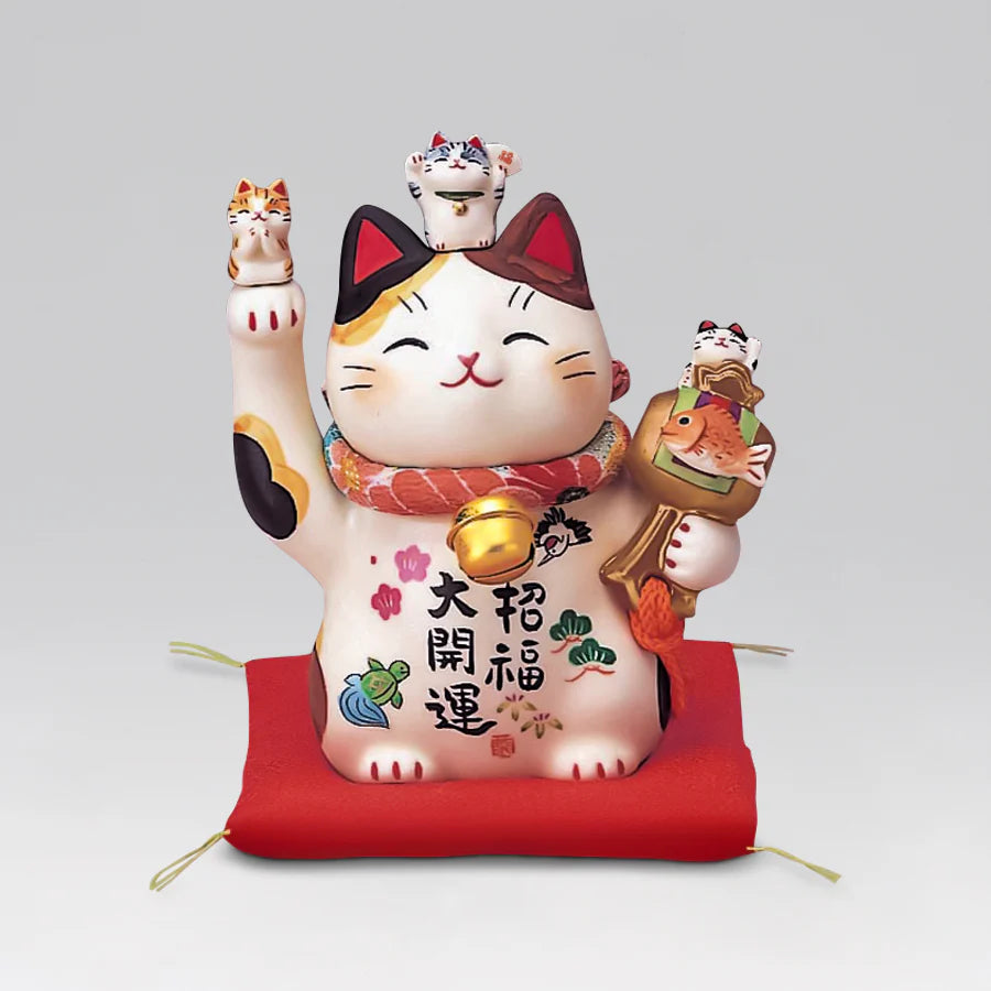 Yakushigama Maneki-Neko Beckoning Cat