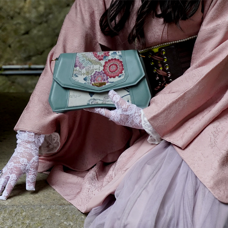 Shotengai-Hisui-VERUS Clutchbag Lightblue