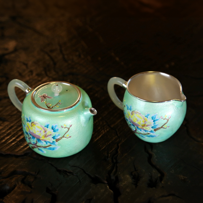 Chineses Hand-Hammered Teapot