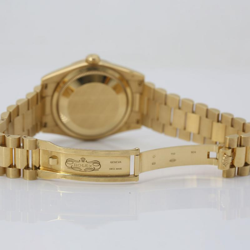 Pre-owned Rolex Day-Date 36mm Men's Watch - ref 118238 Soild 18k Gold Onyx Diamond Dial (2012)