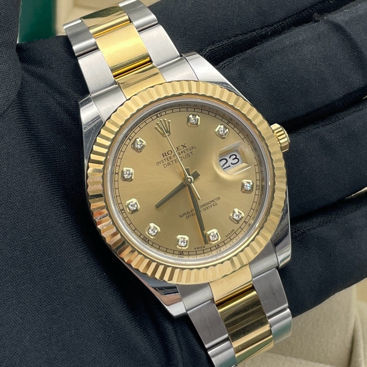 Pre-owned Rolex Datejust II 41mm Men's Watch - ref 116333 Diamond-Champagne Dial