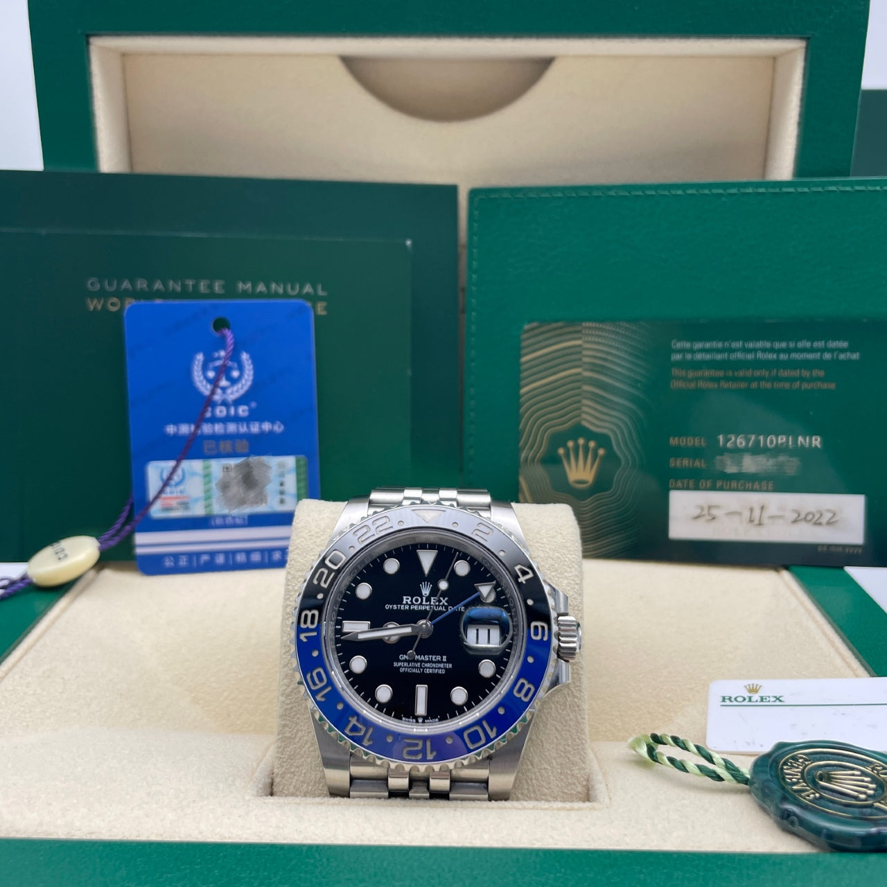 Pre-owned Rolex GMT-Master II 40mm Men's Watch - ref 126710BLNR Black Dial Bat Girl (2022)