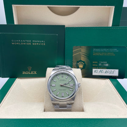 Pre-owned Rolex Oyster Perpetual 41mm Men's Watch - ref 134300 Green Dial (2025)