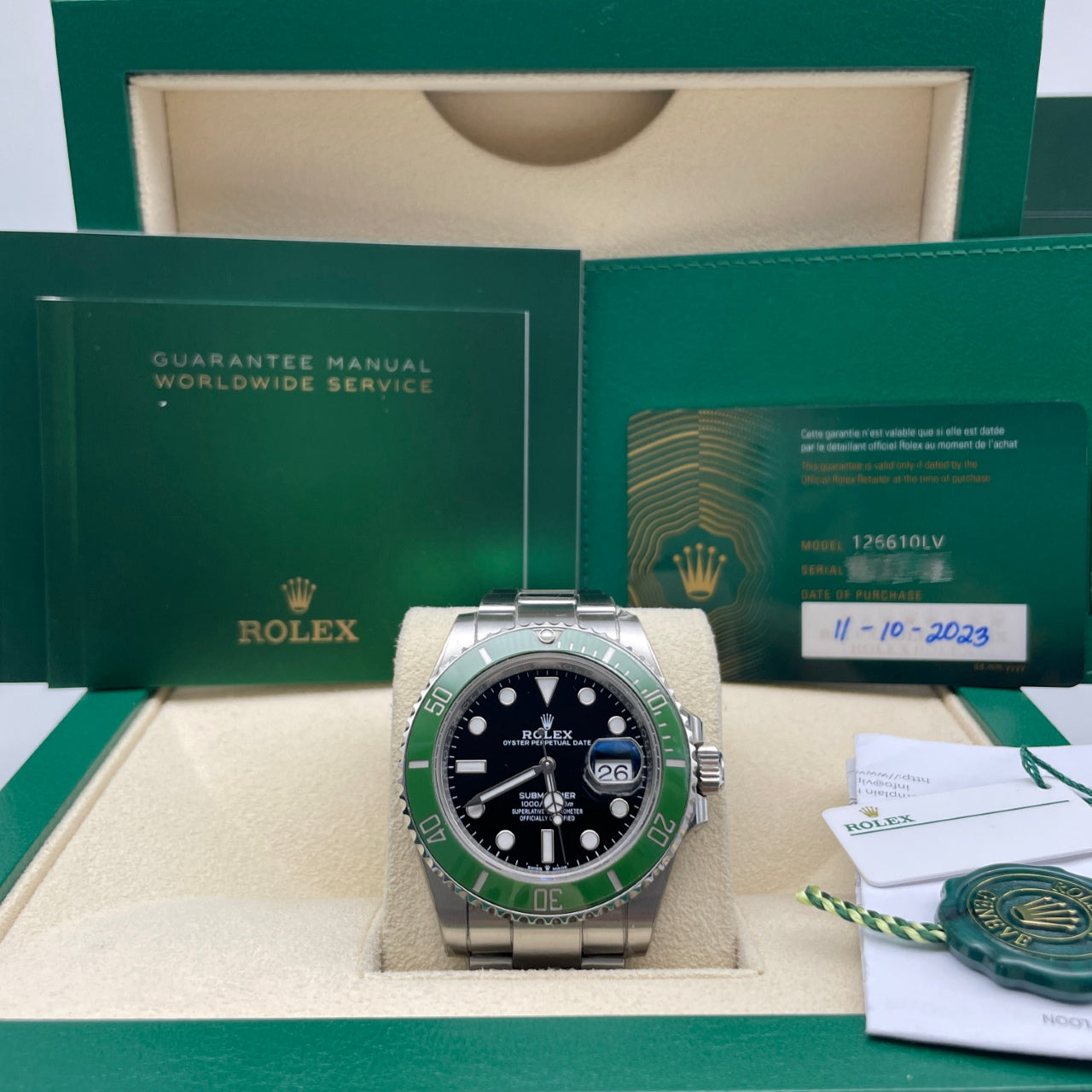 Pre-owned Rolex Submariner 41mm Men's Watch - ref 126610LV Green Bezel & Black Dial Starbucks (2023)