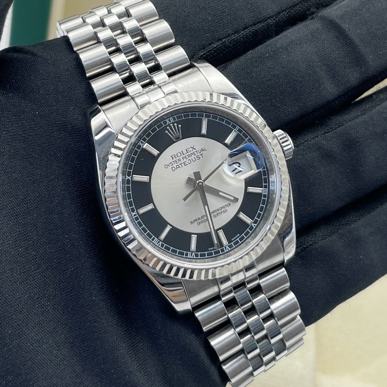 Pre-owned Rolex Datejust 36 36mm Men's Watch - ref 116234 Black&Silver Tuxedo Dial