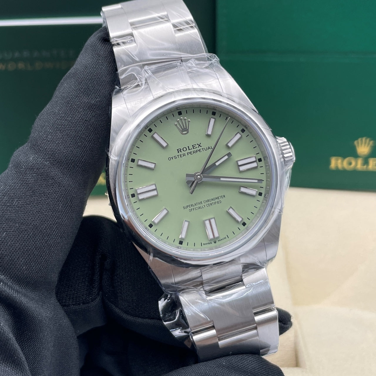 Pre-owned Rolex Oyster Perpetual 41mm Men's Watch - ref 134300 Green Dial (2025)