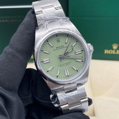 Pre-owned Rolex Oyster Perpetual 41mm Men's Watch - ref 134300 Green Dial (2025)