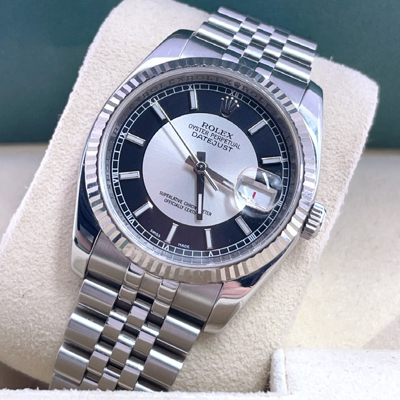 Pre-owned Rolex Datejust 36 36mm Men's Watch - ref 116234 Black&Silver Tuxedo Dial