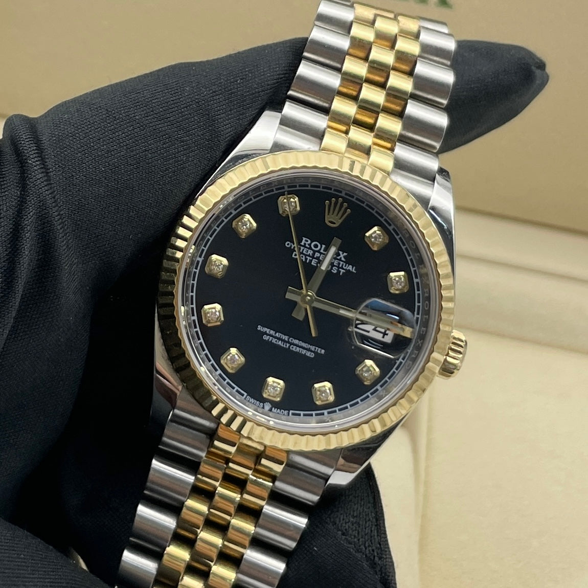 Pre-owned Rolex Datejust 36 36mm Men's Watch - ref 126232 Black & Diamond Dial