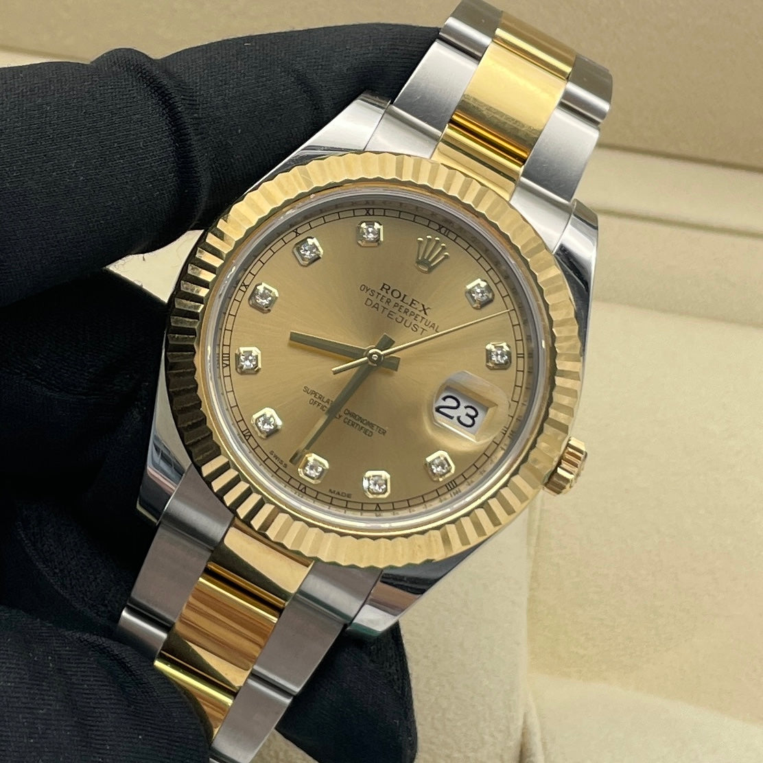 Pre-owned Rolex Datejust II 41mm Men's Watch - ref 116333 Diamond-Champagne Dial