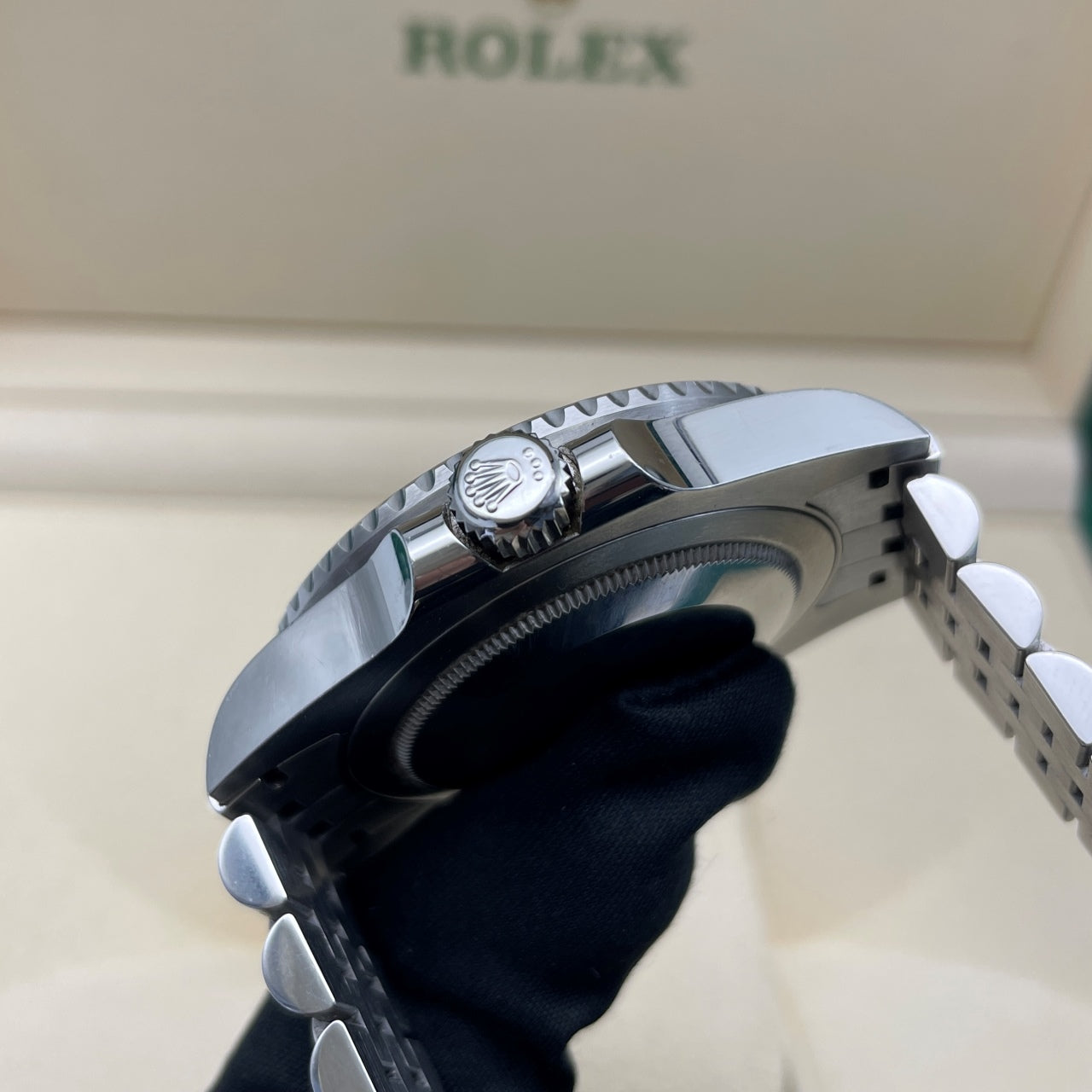 Pre-owned Rolex GMT-Master II 40mm Men's Watch - ref 126710BLRO Black Dial Pepsi