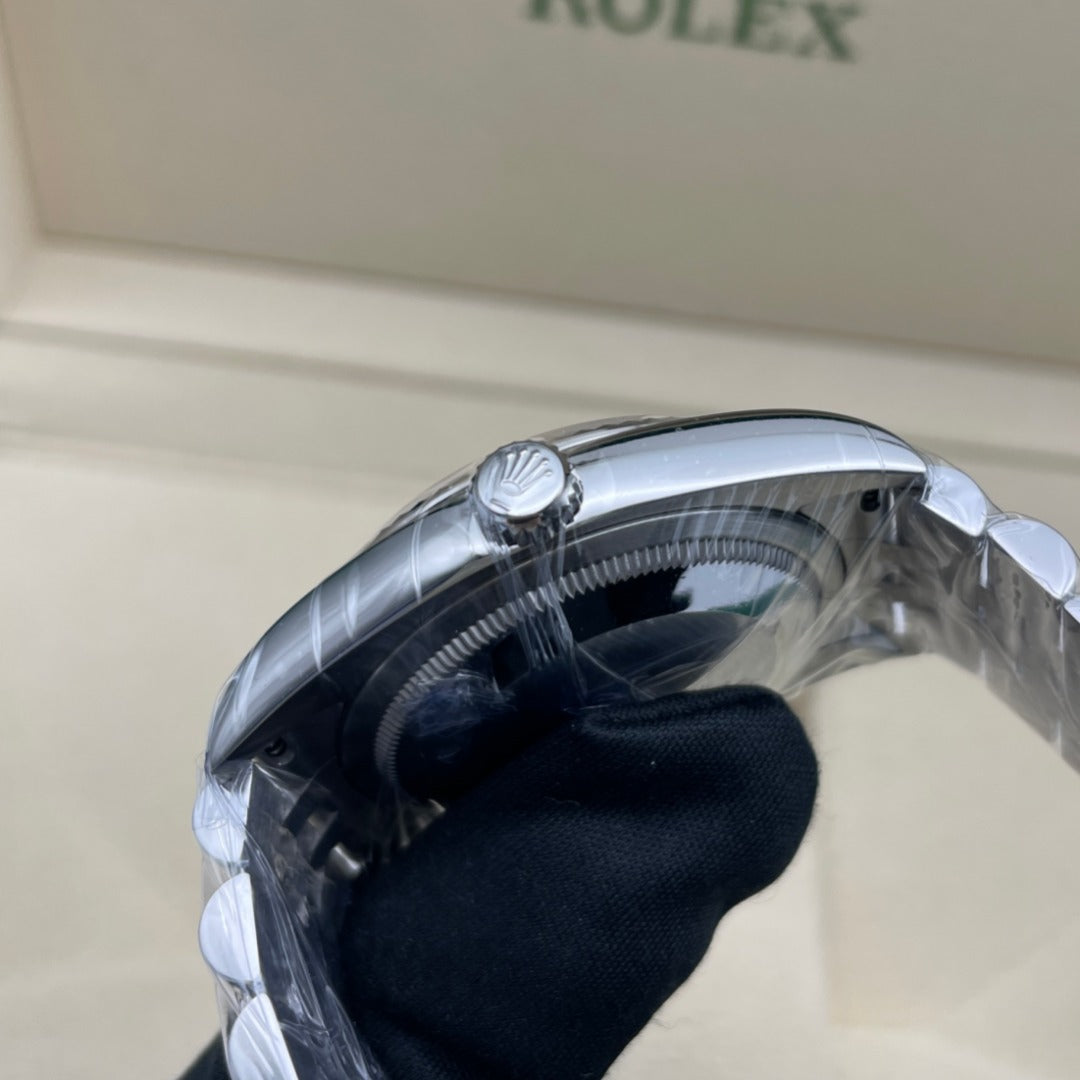 Pre-owned Rolex Datejust 36 36mm Men's Watch - ref 116234G Diamond & Silver Dial