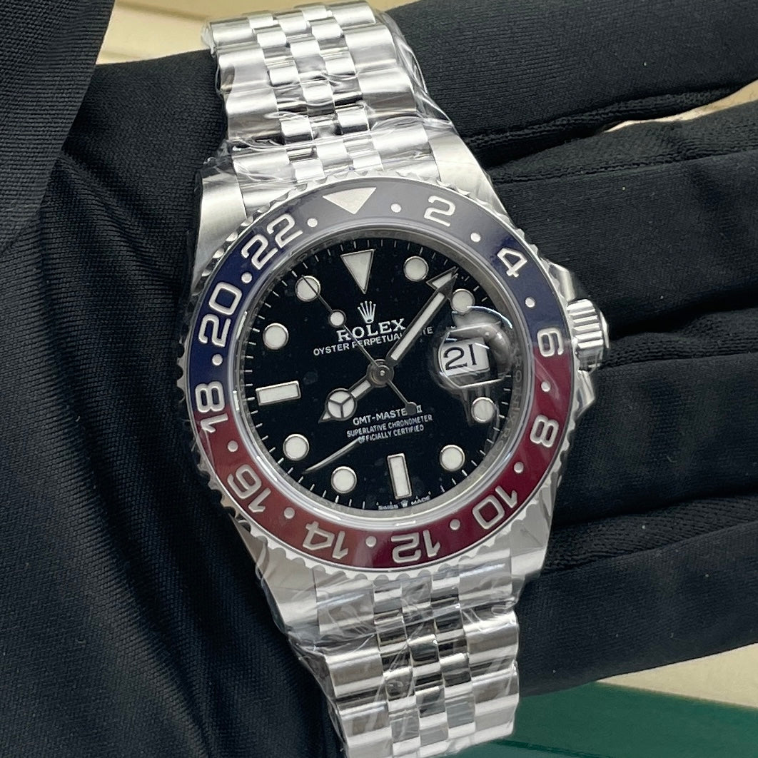 Pre-owned Rolex GMT-Master II 40mm Men's Watch - ref 126710BLRO Black Dial Pepsi (2020)