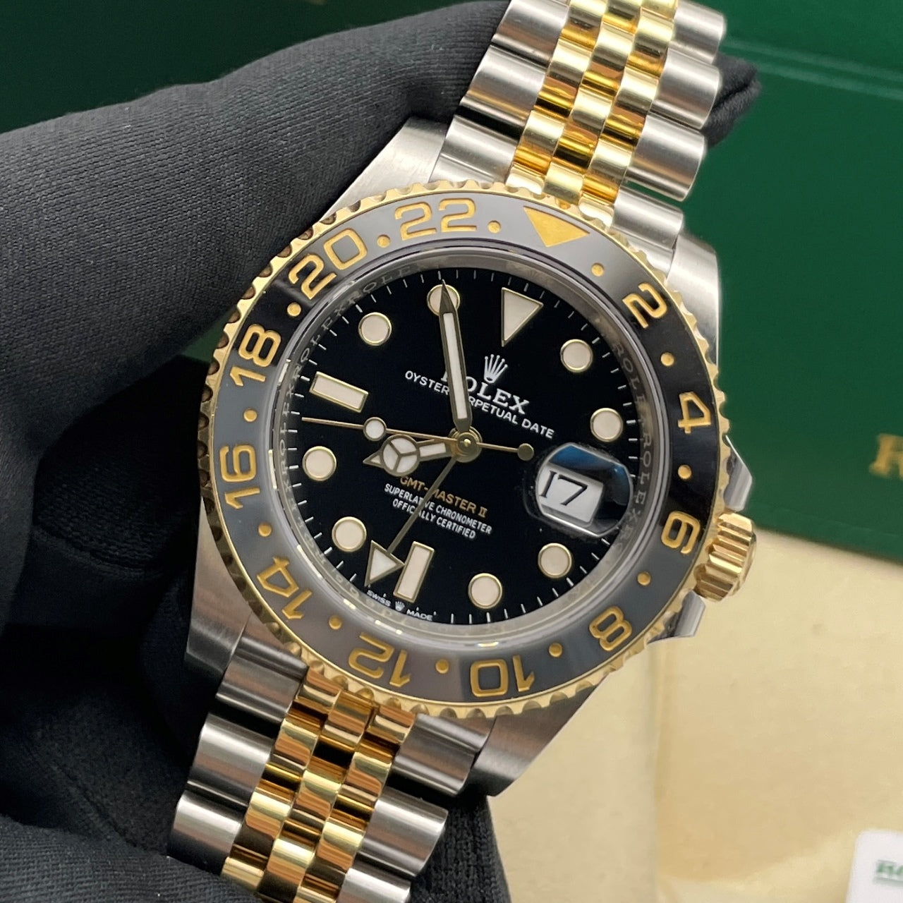 Pre-owned Rolex GMT-Master II 40mm Men's Watch - ref 126713GRNR Black Dial (2025)