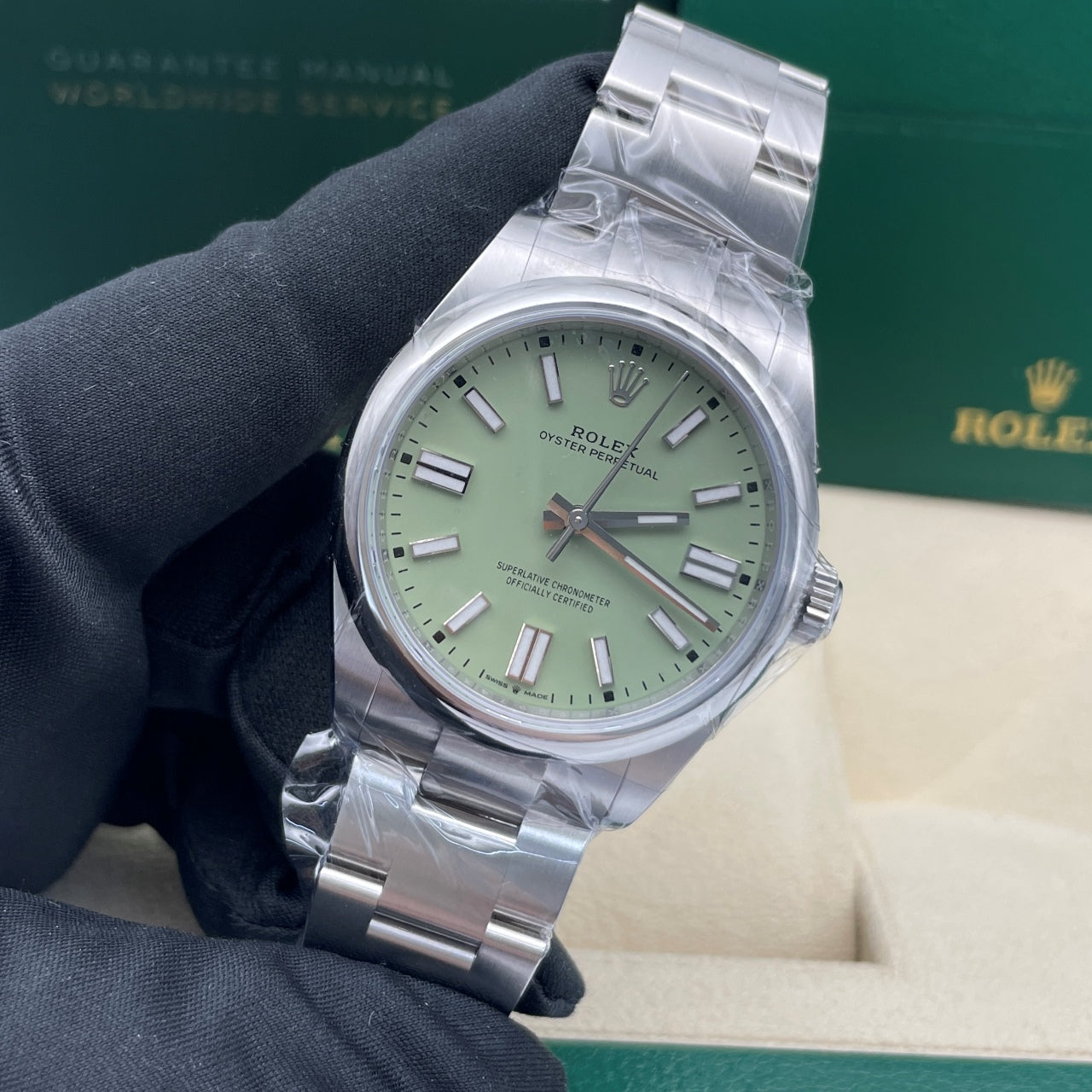 Pre-owned Rolex Oyster Perpetual 41mm Men's Watch - ref 134300 Green Dial (2025)