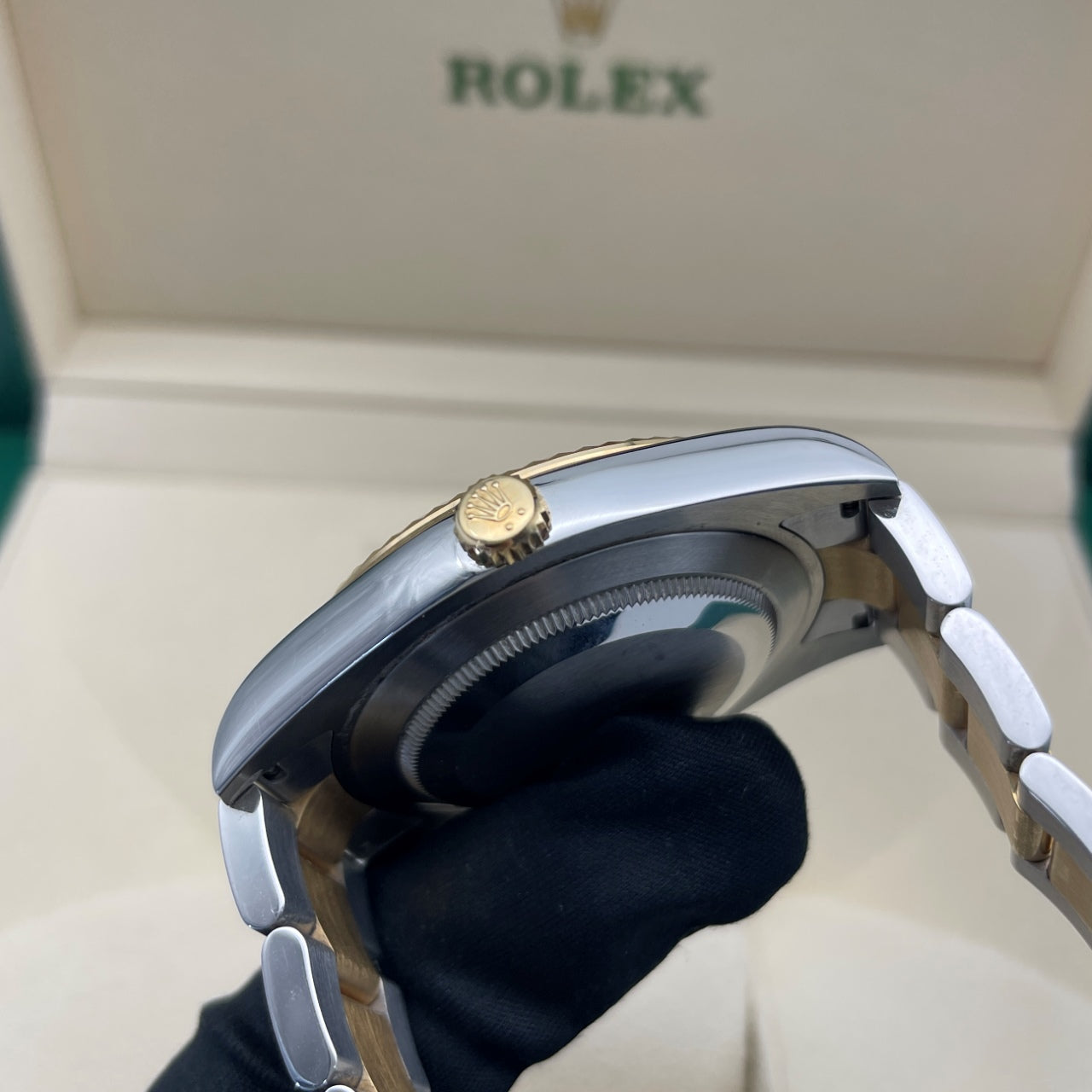 Pre-owned Rolex Datejust II 41mm Men's Watch - ref 116333 Diamond-Champagne Dial