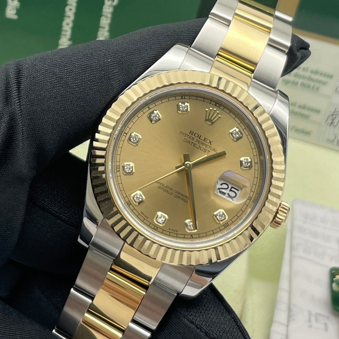 Pre-owned Rolex Datejust II 41mm Men's Watch - ref 116333 Diamond-Champagne Dial (2011)
