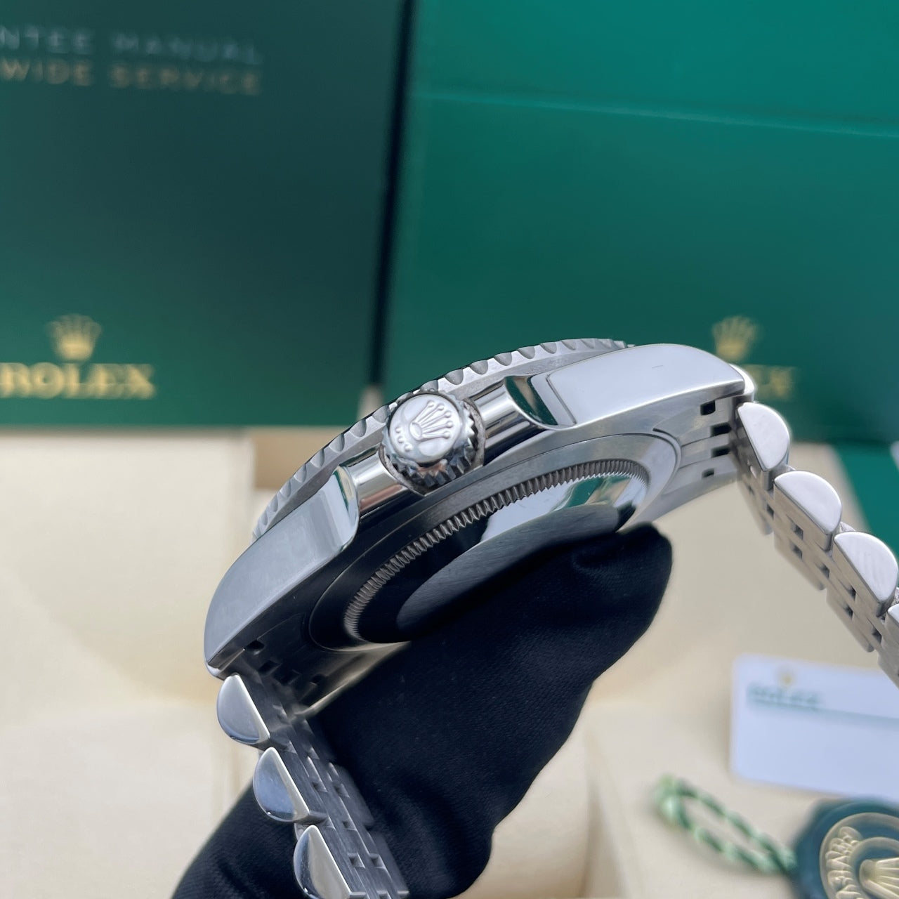 Pre-owned Rolex GMT-Master II 40mm Men's Watch - ref 126710BLNR Black Dial Bat Girl (2022)