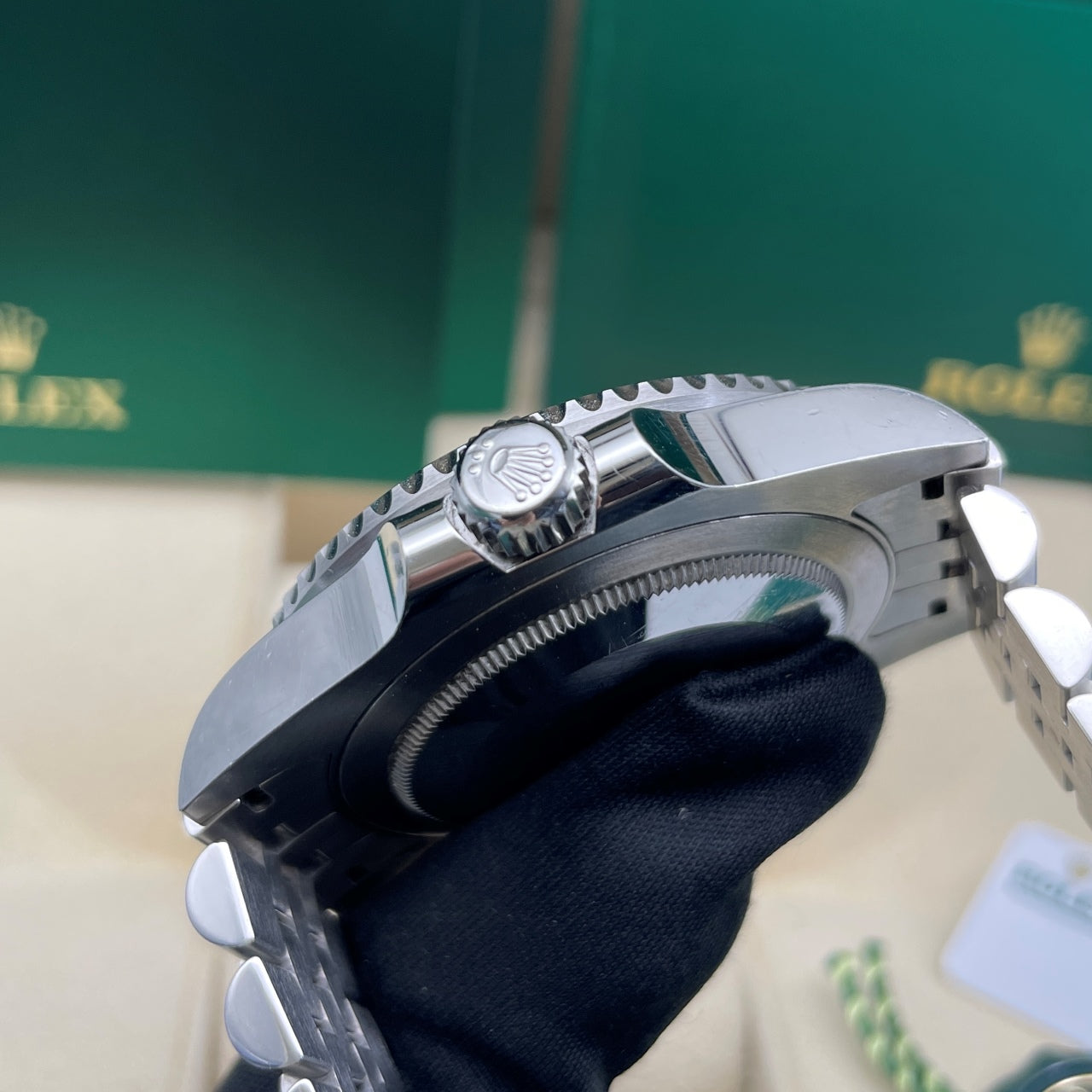 Pre-owned Rolex GMT-Master II 40mm Men's Watch - ref 126710BLNR Black Dial Bat Girl (2022)