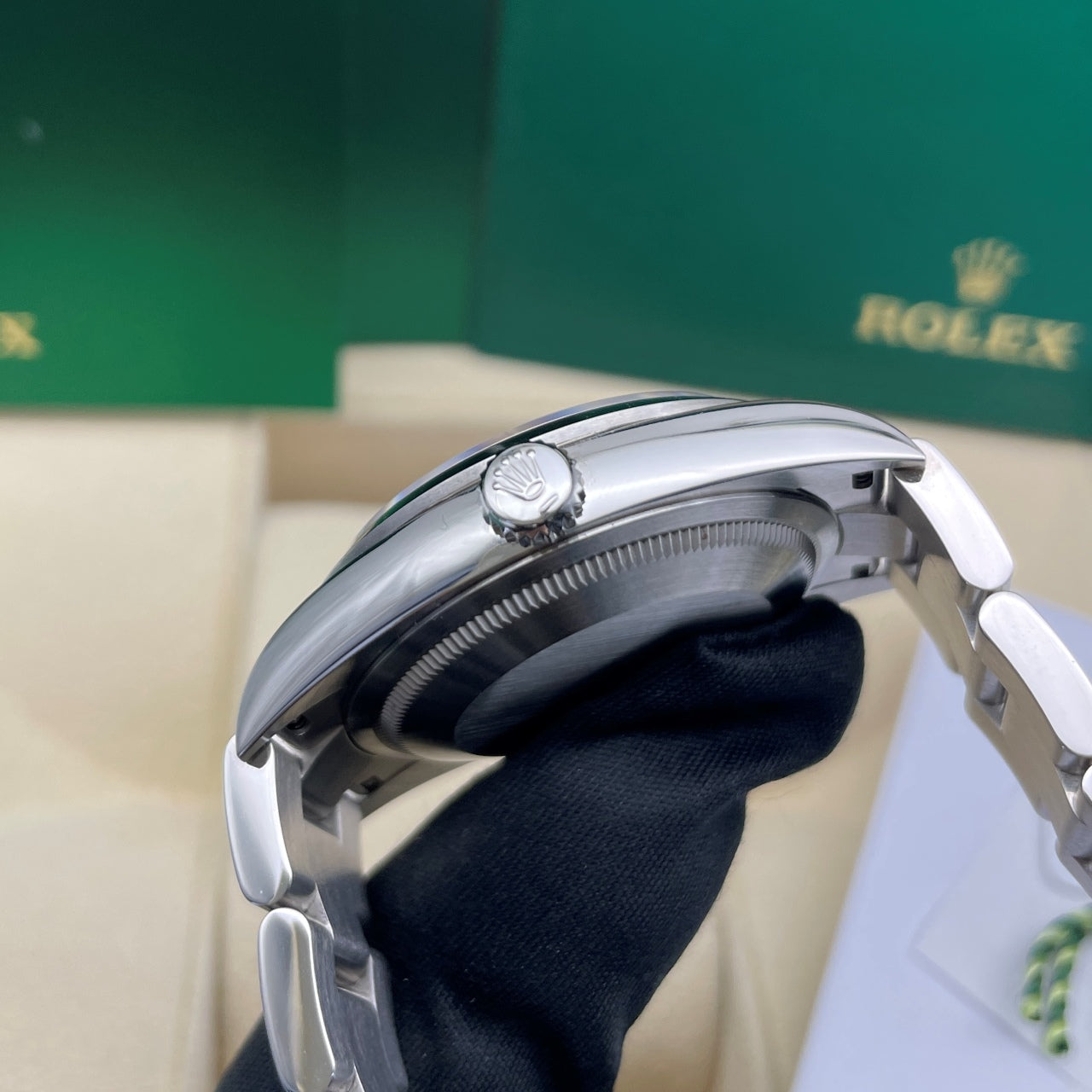 Pre-owned Rolex Explorer 36 36mm Men's Watch - ref 124270 Black Dial (2024)