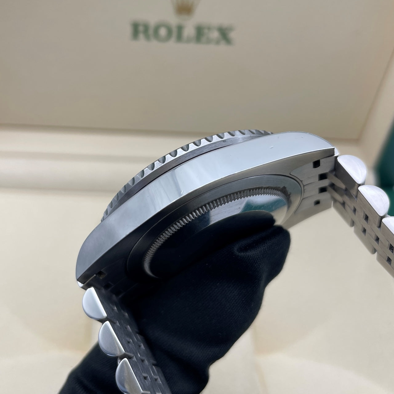 Pre-owned Rolex GMT-Master II 40mm Men's Watch - ref 126710BLRO Black Dial Pepsi