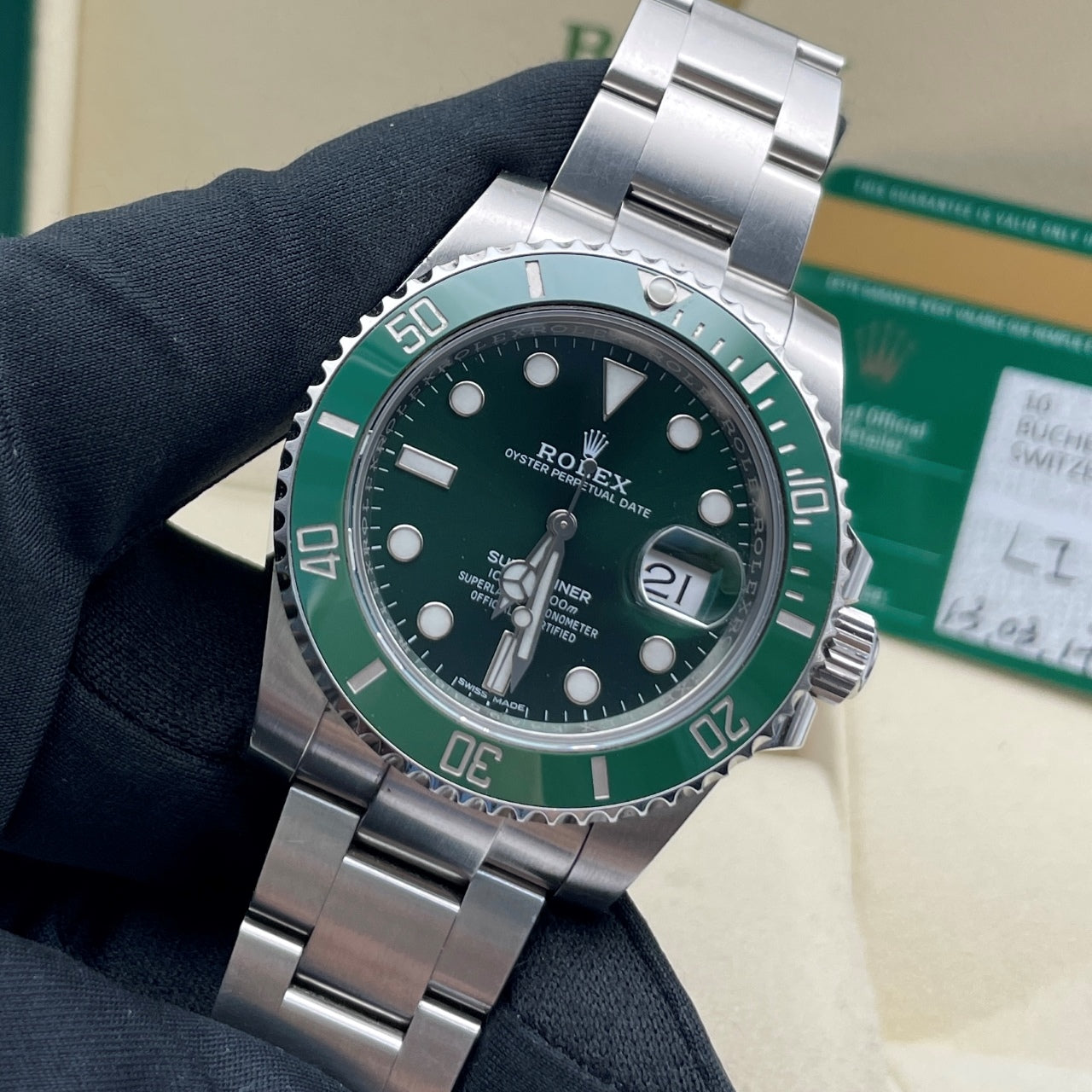 Pre-owned Rolex Submariner 41mm Men's Watch - ref 116610LV Green Hulk (2017)