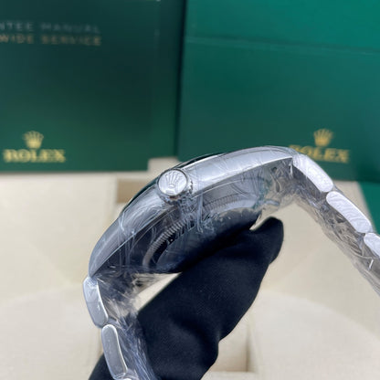 Pre-owned Rolex Oyster Perpetual 41mm Men's Watch - ref 134300 Green Dial (2025)