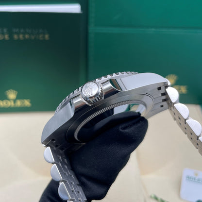 Pre-owned Rolex GMT-Master II 40mm Men's Watch - ref 126710GRNR Black Dial & Jubilee (2025)