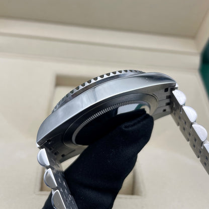 Pre-owned Rolex GMT-Master II 40mm Men's Watch - ref 126710BLNR Black Dial Bat Girl