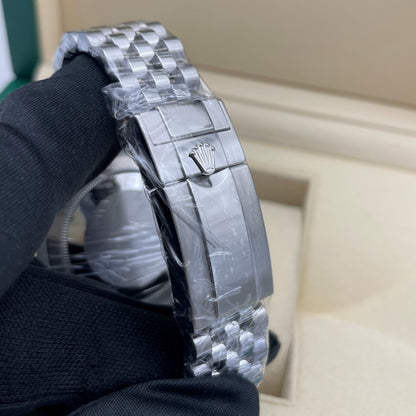 Pre-owned Rolex GMT-Master II 40mm Men's Watch - ref 126710BLNR Black Dial Bat Girl