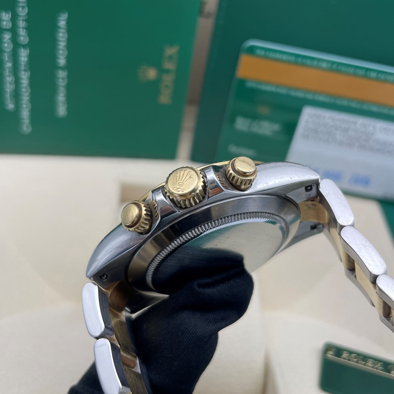 Pre-owned Rolex Daytona 40mm Men's Watch - ref 116523 Champagne Dial (2015)