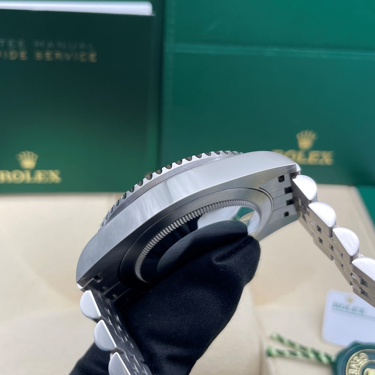 Pre-owned Rolex GMT-Master II 40mm Men's Watch - ref 126710GRNR Black Dial & Jubilee (2025)