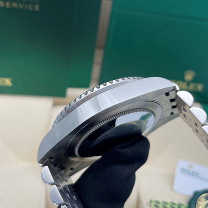 Pre-owned Rolex GMT-Master II 40mm Men's Watch - ref 126710BLRO Black Dial Pepsi (2023)