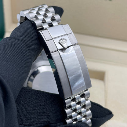 Pre-owned Rolex GMT-Master II 40mm Men's Watch - ref 126710BLNR Black Dial Bat Girl