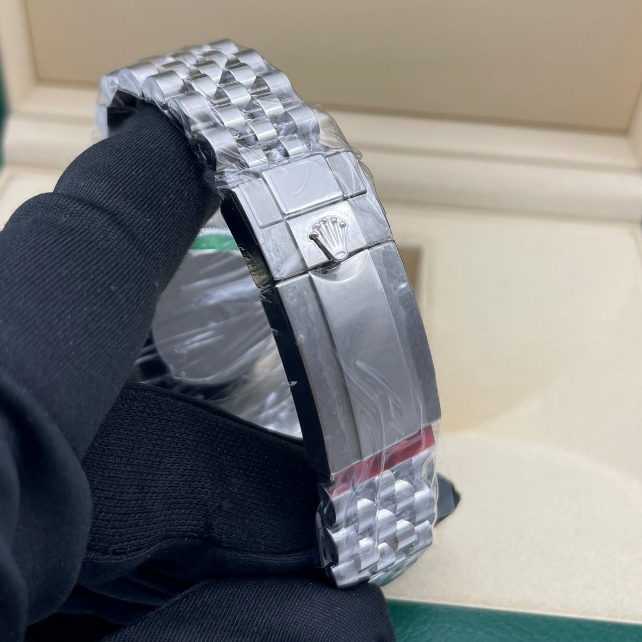 Pre-owned Rolex GMT-Master II 40mm Men's Watch - ref 126710BLRO Black Dial Pepsi (2020)