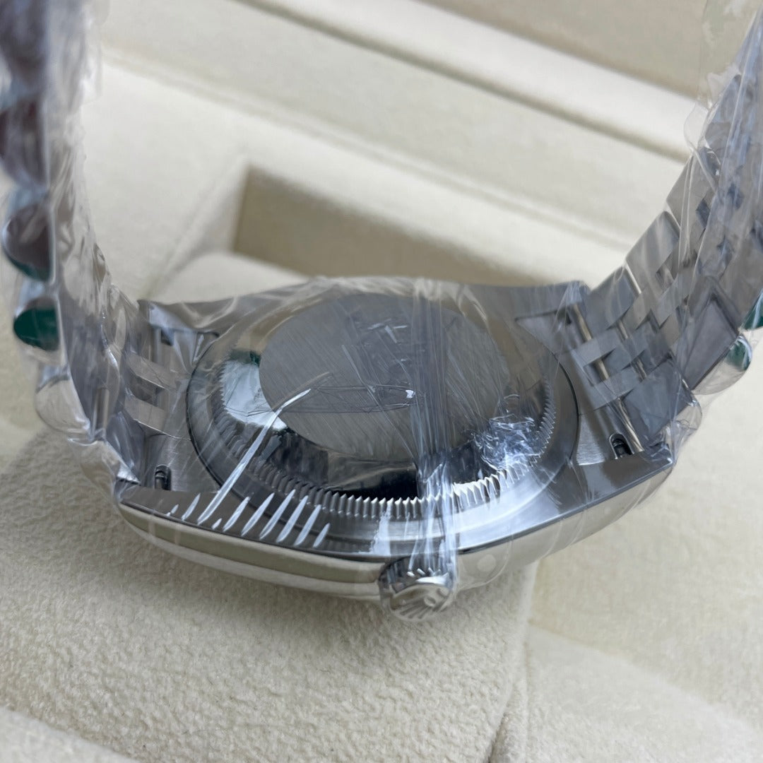 Pre-owned Rolex Datejust 36 36mm Men's Watch - ref 116234G Diamond & Silver Dial