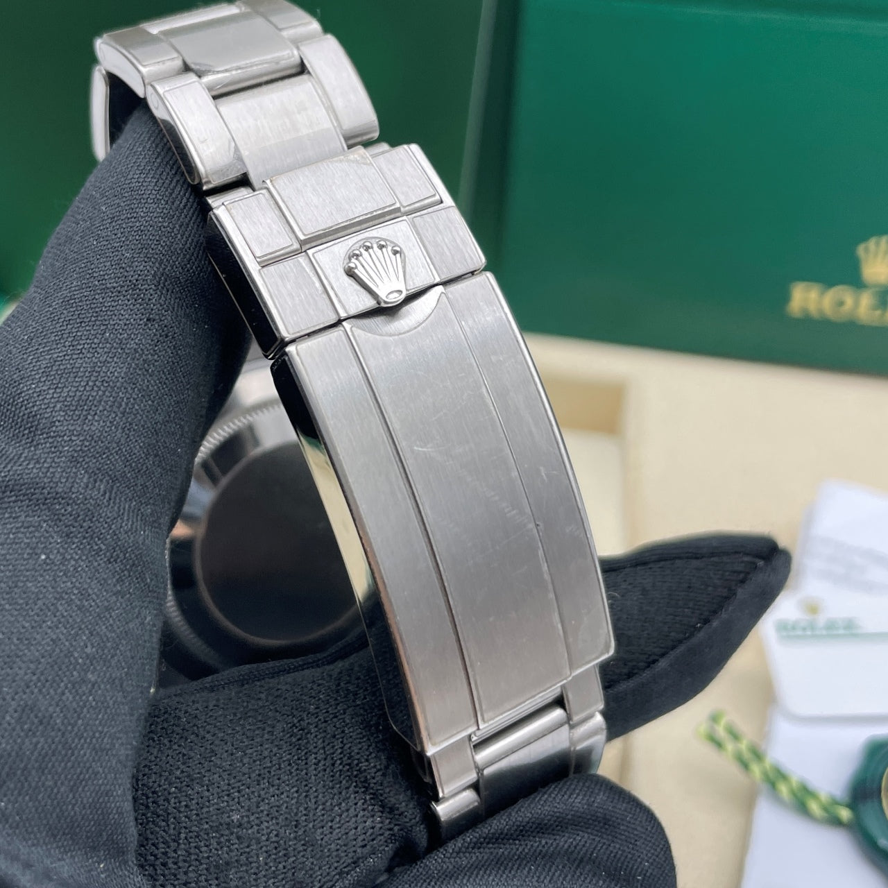 Pre-owned Rolex Submariner 41mm Men's Watch - ref 126610LV Green Bezel & Black Dial Starbucks (2023)