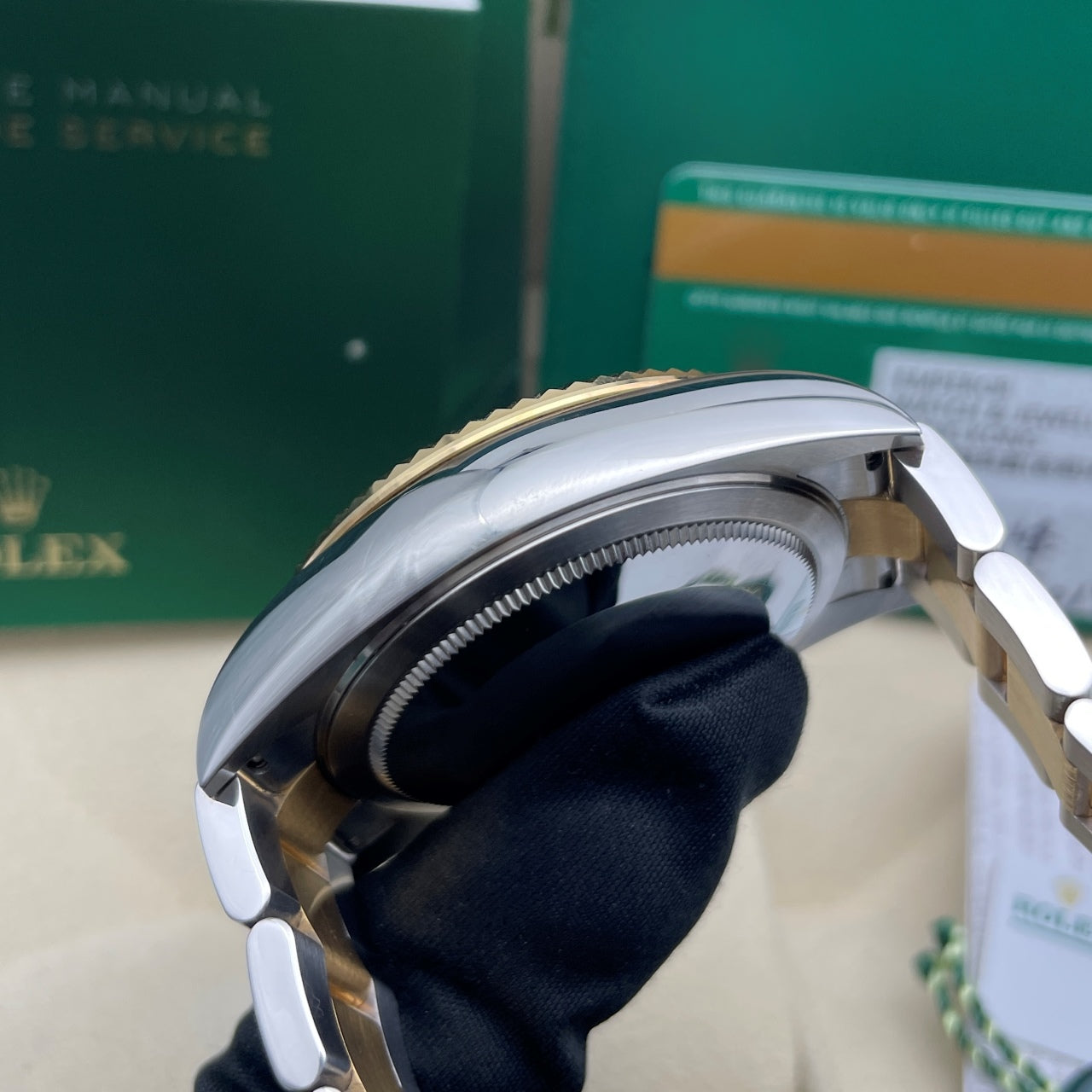 Pre-owned Rolex Sky-Dweller 42mm Men's Watch - ref 326933 Champagne Dial (2019)