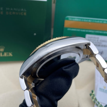 Pre-owned Rolex Sky-Dweller 42mm Men's Watch - ref 326933 Champagne Dial (2019)