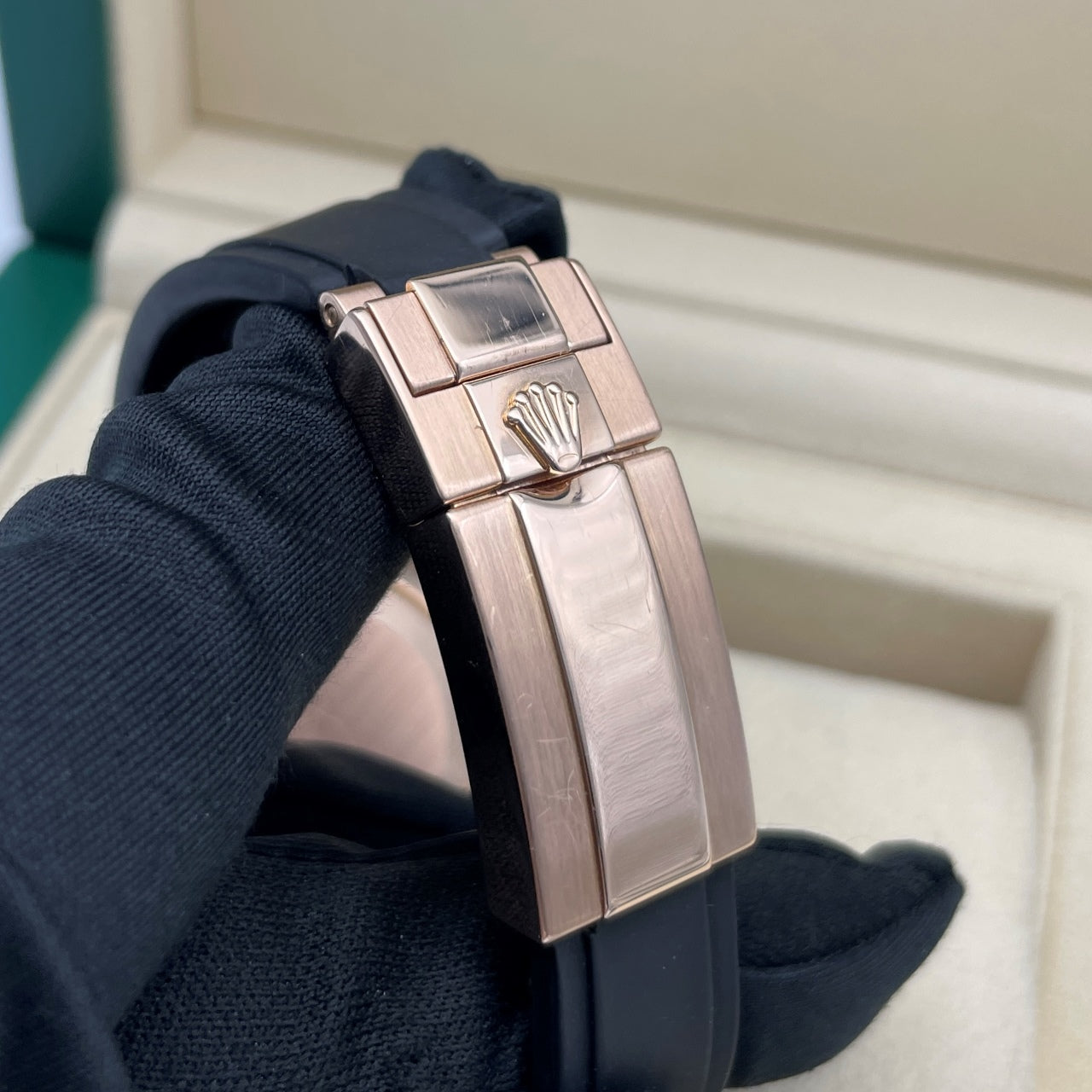 Pre-owned Rolex Yacht-Master 37 37mm Men's Watch - ref 268655 Black Dial