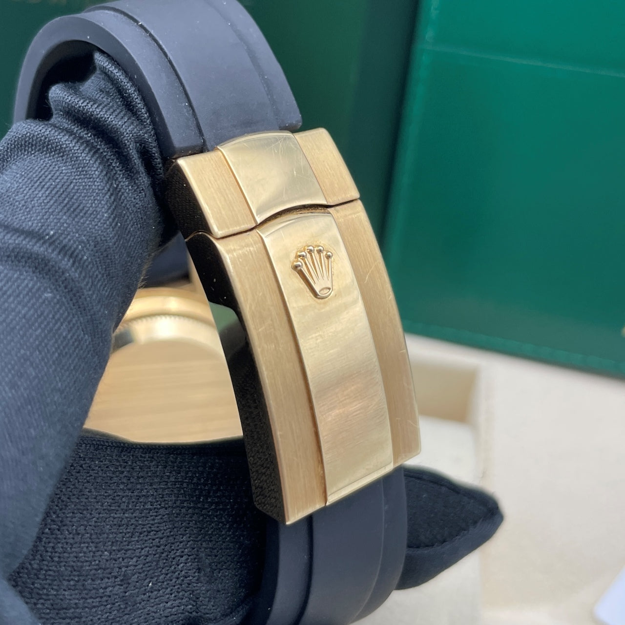 Pre-owned Rolex Sky-Dweller 42mm Men's Watch - ref 326238 Black Dial (2021)