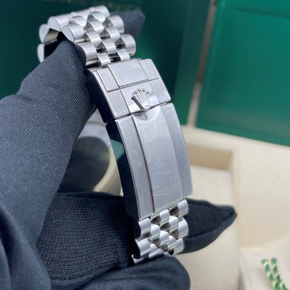 Pre-owned Rolex GMT-Master II 40mm Men's Watch - ref 126710BLNR Black Dial Bat Girl (2022)