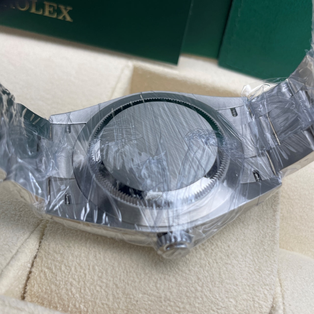 Pre-owned Rolex Oyster Perpetual 41mm Men's Watch - ref 134300 Green Dial (2025)