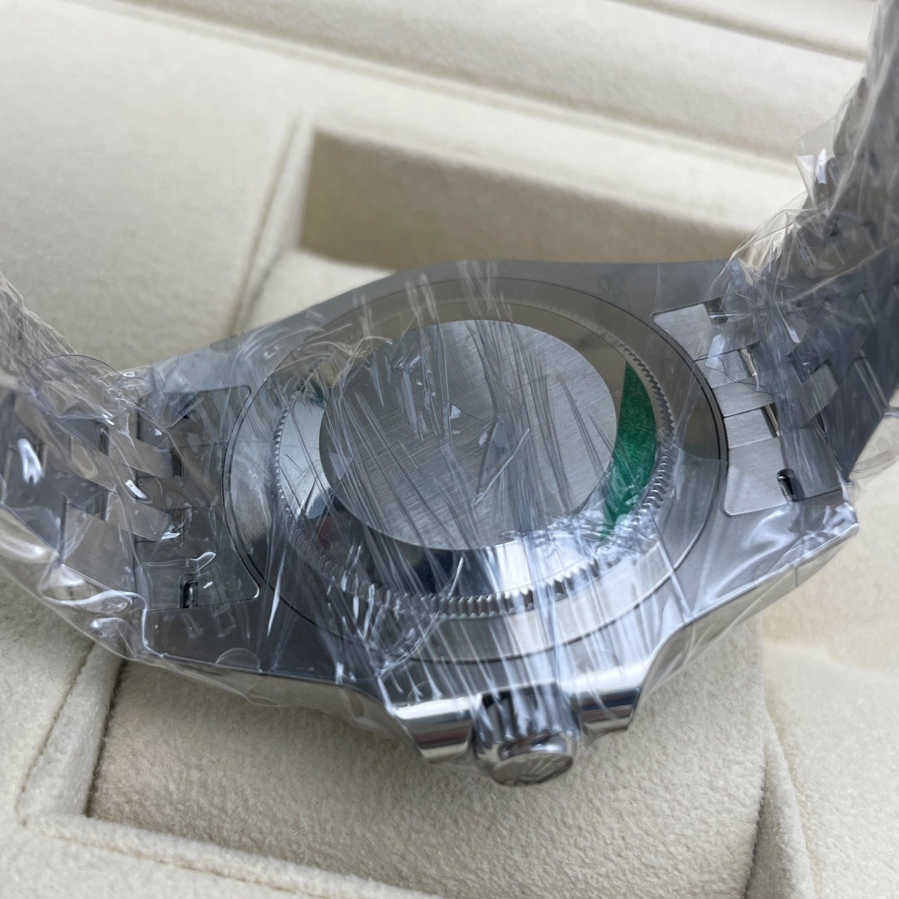 Pre-owned Rolex GMT-Master II 40mm Men's Watch - ref 126710BLRO Black Dial Pepsi (2020)