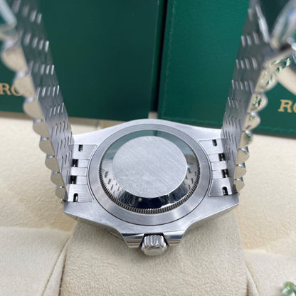 Pre-owned Rolex GMT-Master II 40mm Men's Watch - ref 126710BLNR Black Dial Bat Girl (2022)